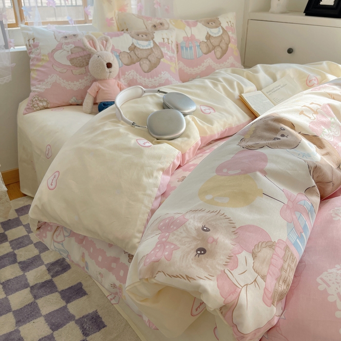 91家纺网 家纺一手货源 找家纺 六巷胡同 2024新款40支全棉纯棉INS洛丽塔卡通甜美少女心系列四件套 气球蛋糕熊