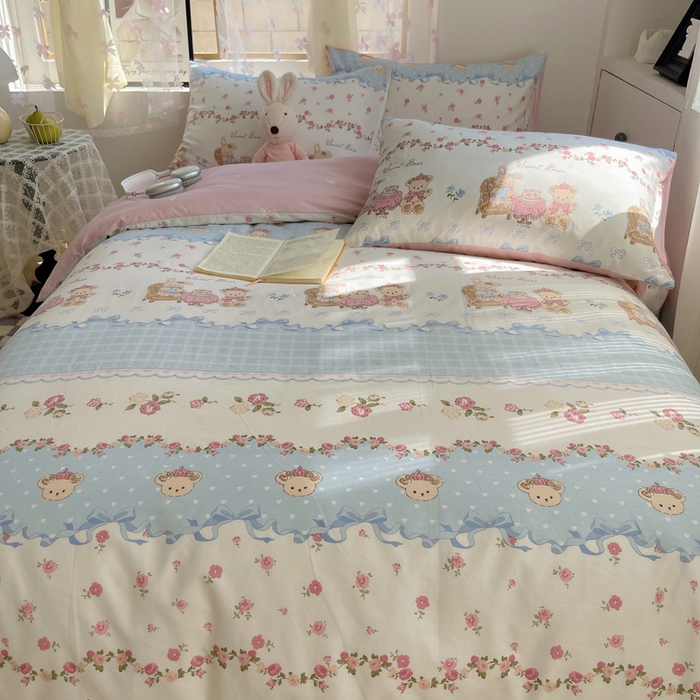 91家纺网 家纺一手货源 找家纺 六巷胡同 2024新款40支全棉纯棉INS洛丽塔卡通甜美少女心系列四件套 露西花园熊