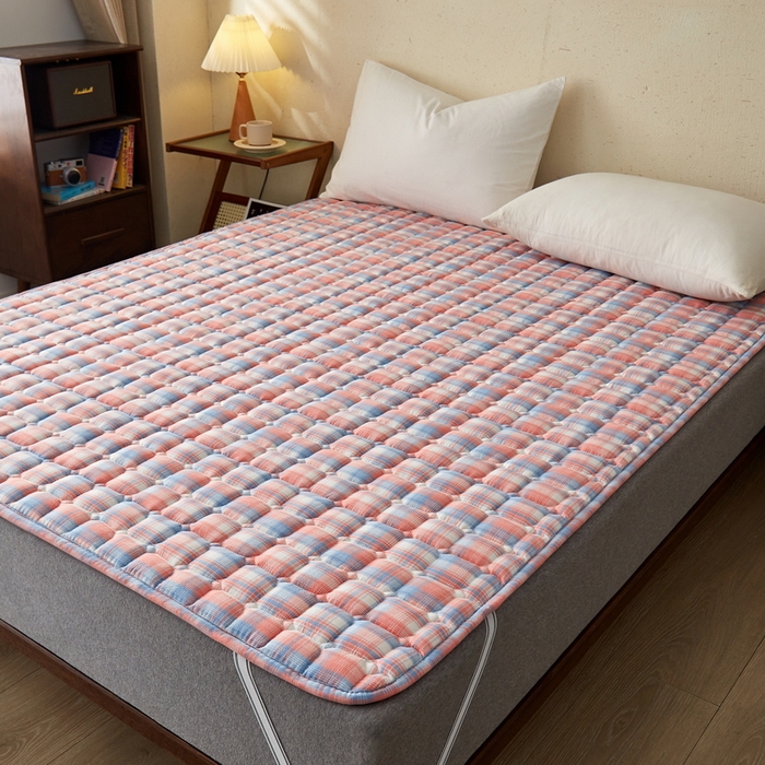 91家纺网 家纺一手货源 找家纺 祁恋婷 2024新款全棉水洗棉棉花床护垫 冰淇淋