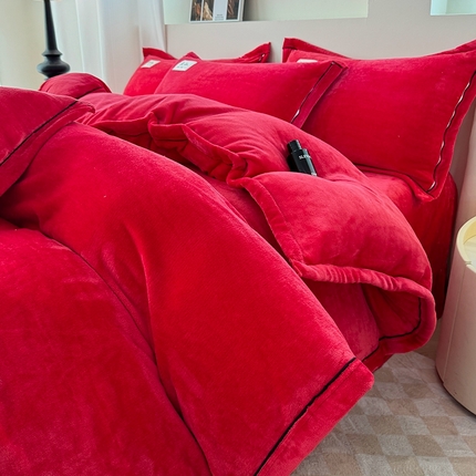 91家纺网 家纺一手货源 找家纺 喜梦缘 2025新款高克重牛奶绒双拼四件套 良品-大红色