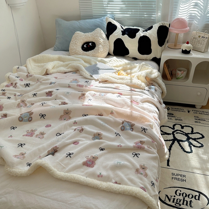 91家纺网 家纺一手货源 找家纺 萝莉家纺 2024秋冬新款多功能加厚牛奶绒羊羔绒多功能毛毯 樱桃熊