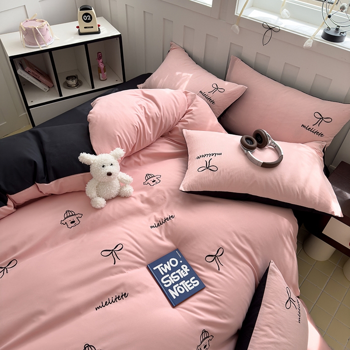 91家纺网 家纺一手货源 找家纺 曼谷 帽子狗刺绣四件套磨毛床上用品水洗棉三件套件 帽子狗-粉黑