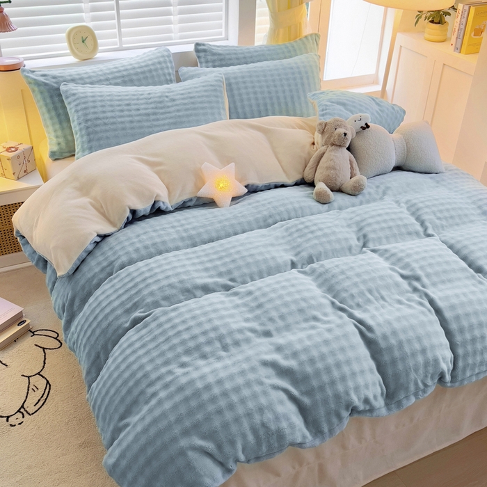 91家纺网 家纺一手货源 找家纺 琪琪阁家纺 2024新款牛奶绒泡泡绒单被套 雾霾蓝