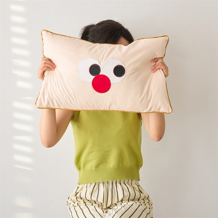 91家纺网 家纺一手货源 找家纺 （总）2024新款ins风多巴胺全棉枕套大眼睛可拆洗全荞麦枕35×55CM单人枕