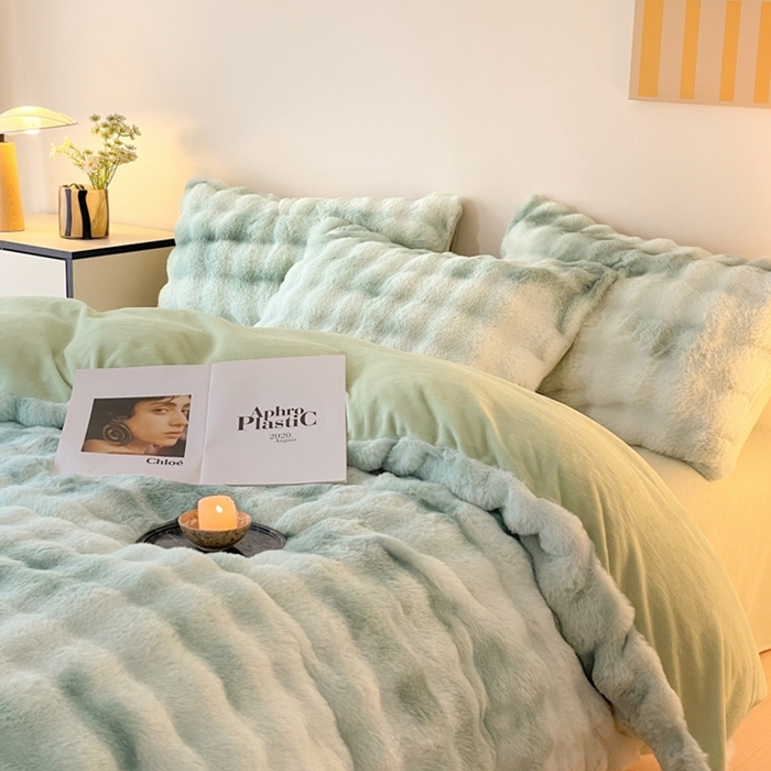 91家纺网 家纺一手货源 找家纺 星座家纺 2025新款大泡泡兔兔绒四件套-场景1 淡雅绿