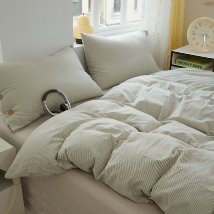 91家纺网 家纺一手货源 找家纺 梦依依 2025新款全棉色织水洗棉纽扣款四件套系列学生三件套 米细条