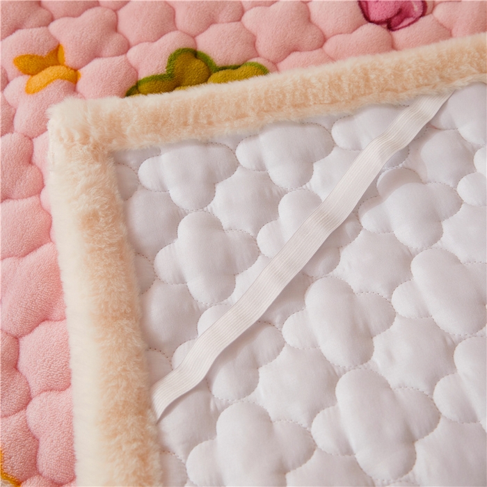 91家纺网 家纺一手货源 找家纺 喜居 2024新款A类加厚牛奶绒床褥子学生床垫子薄床垫床褥垫 草莓熊