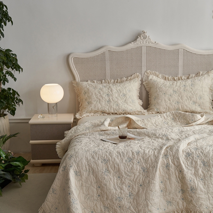 91家纺网 家纺一手货源 找家纺 安莱生活 2024新品百分百全棉密道绗缝成品酵素洗多功能床盖三件套 蝶恋