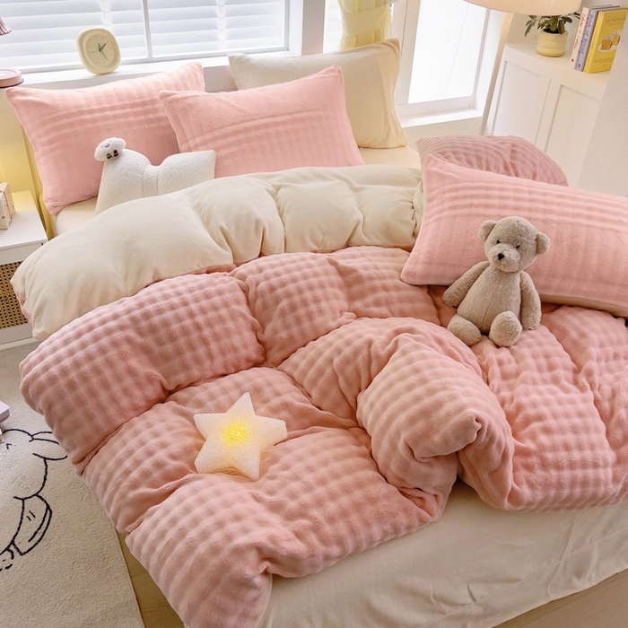 91家纺网 家纺一手货源 找家纺 琪琪阁家纺 2024新款牛奶绒泡泡绒四件套 樱花粉