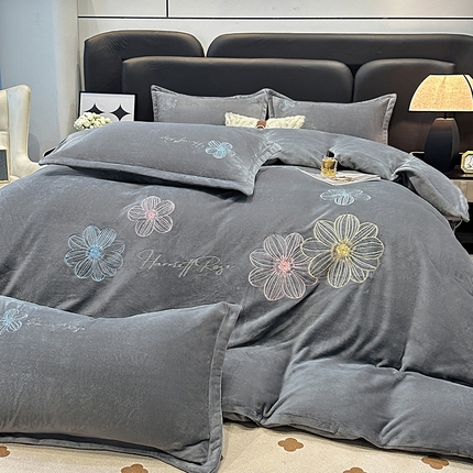 陌乘坊家纺 2024新款牛奶绒刺绣四件套-倾城系列 倾城-高级灰