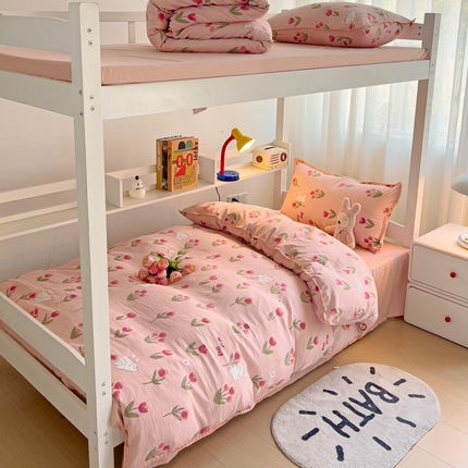 91家纺网 家纺一手货源 找家纺 （总）贝扬思家纺 2024新款贝壳绣水洗双层纱系列-8月新品（学生三件套）