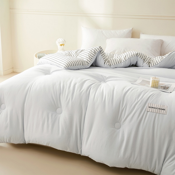 91家纺网 家纺一手货源 找家纺 荔禾家居 2024新款A类素色条纹双拼大豆被子被芯 条纹-洱海蓝