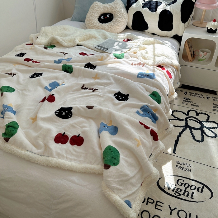 91家纺网 家纺一手货源 找家纺 萝莉家纺 2024秋冬新款多功能加厚牛奶绒羊羔绒多功能毛毯 苹果乐园