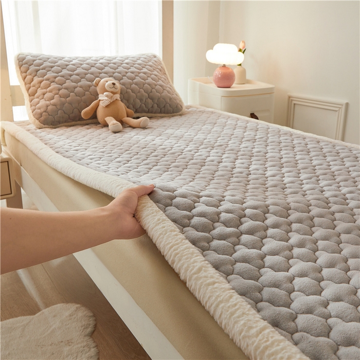 91家纺网 家纺一手货源 找家纺 喜居 2024新款A类加厚牛奶绒床褥子学生床垫子薄床垫床褥垫 暖阳灰