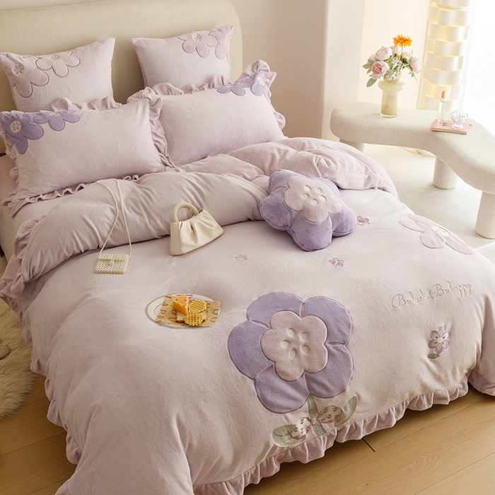 91家纺网 家纺一手货源 找家纺 绒梦里 2024新款加厚韩版贴布绣花牛奶绒-梦之花系列 梦之花-浪漫紫