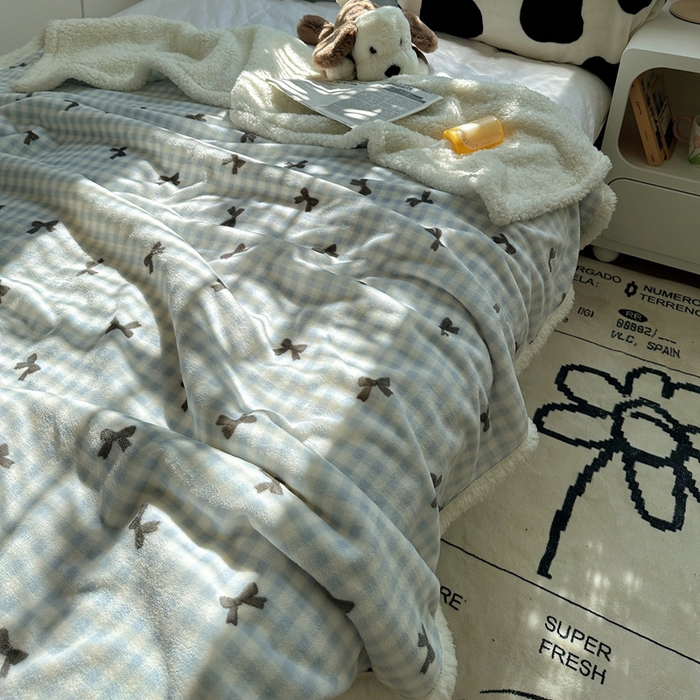 91家纺网 家纺一手货源 找家纺 萝莉家纺 2024秋冬新款多功能加厚牛奶绒羊羔绒多功能毛毯 恬梦蓝黑