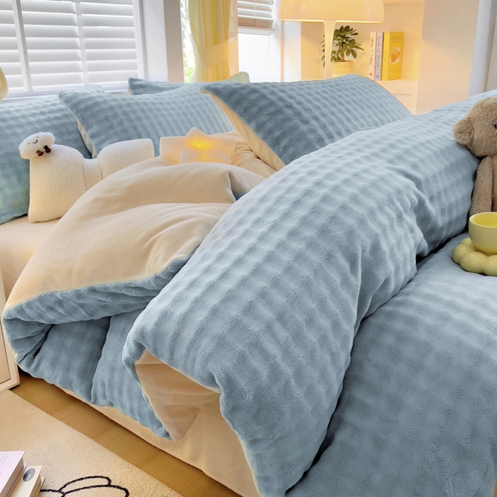 91家纺网 家纺一手货源 找家纺 琪琪阁家纺 2024新款牛奶绒泡泡绒单被套 雾霾蓝