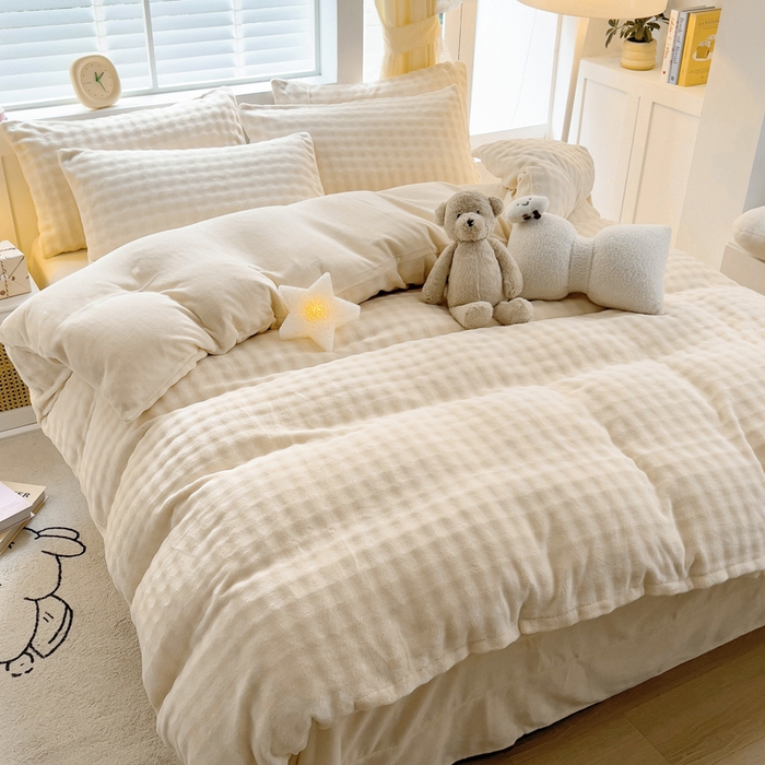 91家纺网 家纺一手货源 找家纺 琪琪阁家纺 2024新款牛奶绒泡泡绒四件套 奶油白