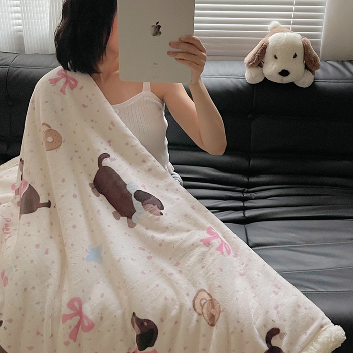 91家纺网 家纺一手货源 找家纺 萝莉家纺 2024秋冬新款多功能加厚牛奶绒羊羔绒多功能毛毯 调皮狗