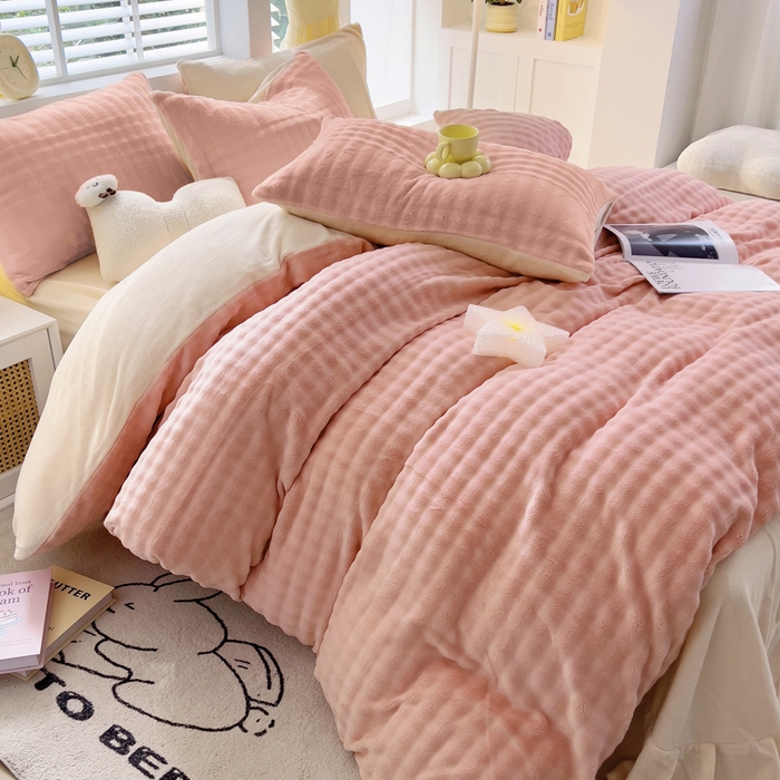 91家纺网 家纺一手货源 找家纺 琪琪阁家纺 2024新款牛奶绒泡泡绒单被套 樱花粉