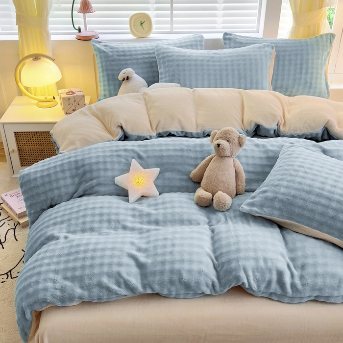 91家纺网 家纺一手货源 找家纺 琪琪阁家纺 2024新款牛奶绒泡泡绒单被套 雾霾蓝