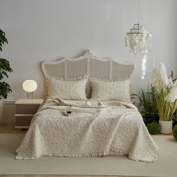 91家纺网 家纺一手货源 找家纺 安莱生活 2024新品百分百全棉密道绗缝成品酵素洗多功能床盖三件套 叶语