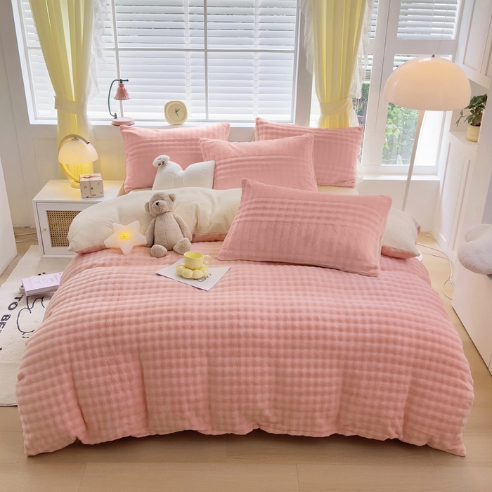 91家纺网 家纺一手货源 找家纺 琪琪阁家纺 2024新款牛奶绒泡泡绒四件套 樱花粉