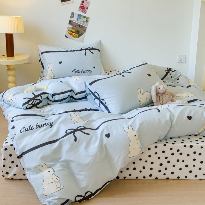 91家纺网 家纺一手货源 找家纺 感遇家纺 2024新款全棉印花四件套 大白兔蓝