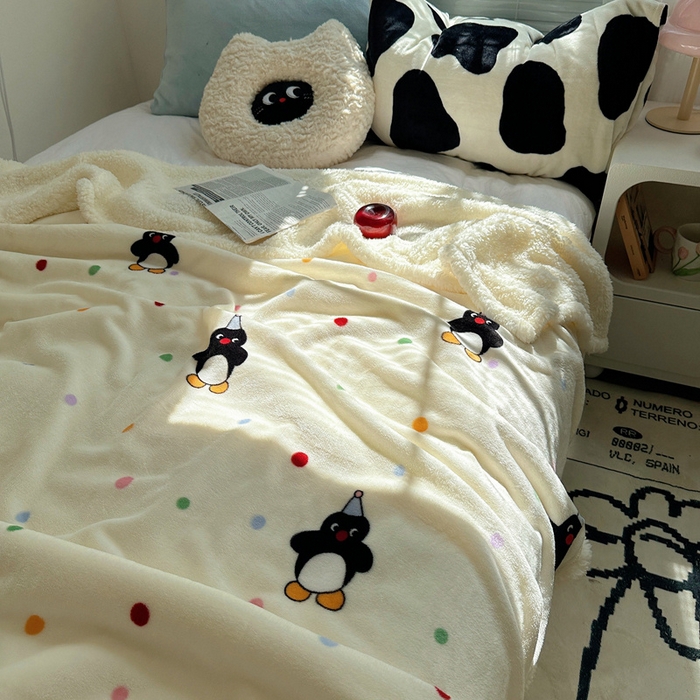 91家纺网 家纺一手货源 找家纺 萝莉家纺 2024秋冬新款多功能加厚牛奶绒羊羔绒多功能毛毯 小企鹅