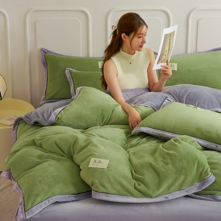 91家纺网 家纺一手货源 找家纺 （总）贝诗梦 2025新款高克重纯色牛奶绒宽边工艺款四件套