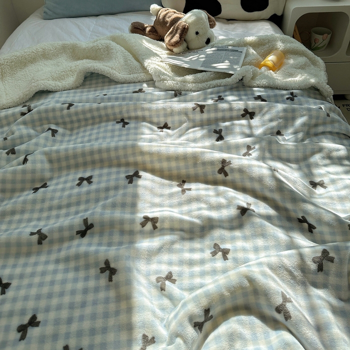 91家纺网 家纺一手货源 找家纺 萝莉家纺 2024秋冬新款多功能加厚牛奶绒羊羔绒多功能毛毯 恬梦蓝黑