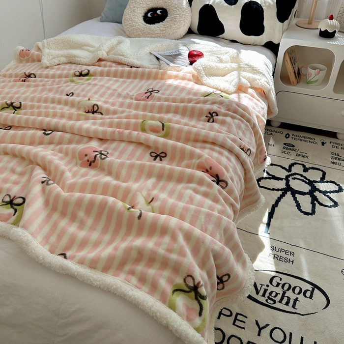 91家纺网 家纺一手货源 找家纺 萝莉家纺 2024秋冬新款多功能加厚牛奶绒羊羔绒多功能毛毯 青苹果