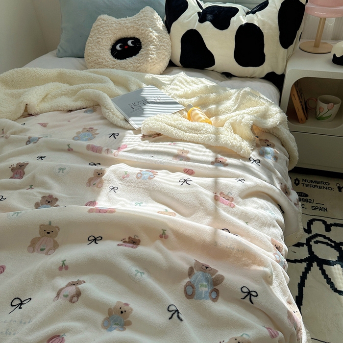 91家纺网 家纺一手货源 找家纺 萝莉家纺 2024秋冬新款多功能加厚牛奶绒羊羔绒多功能毛毯 樱桃熊