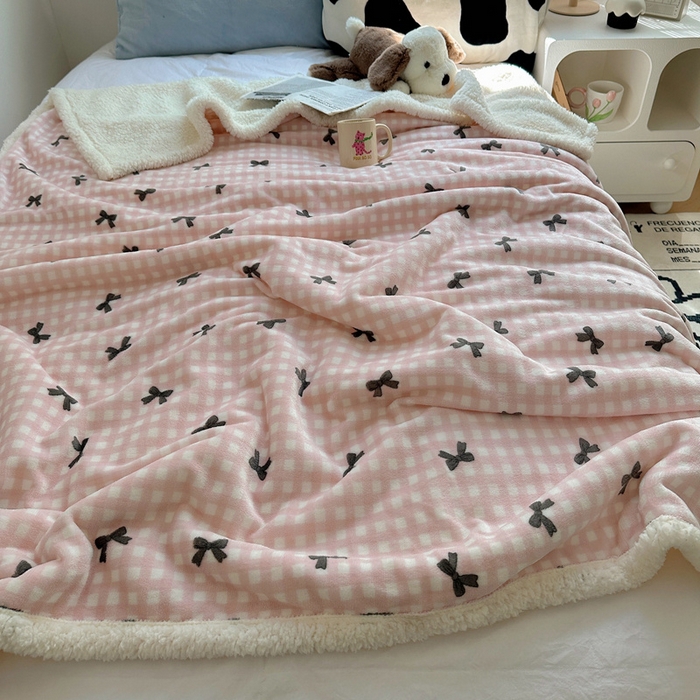 91家纺网 家纺一手货源 找家纺 萝莉家纺 2024秋冬新款多功能加厚牛奶绒羊羔绒多功能毛毯 恬梦粉黑