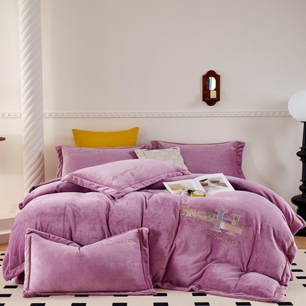 91家纺网 家纺一手货源 找家纺 （总）昊翔2024新款牛奶绒刺绣四件套