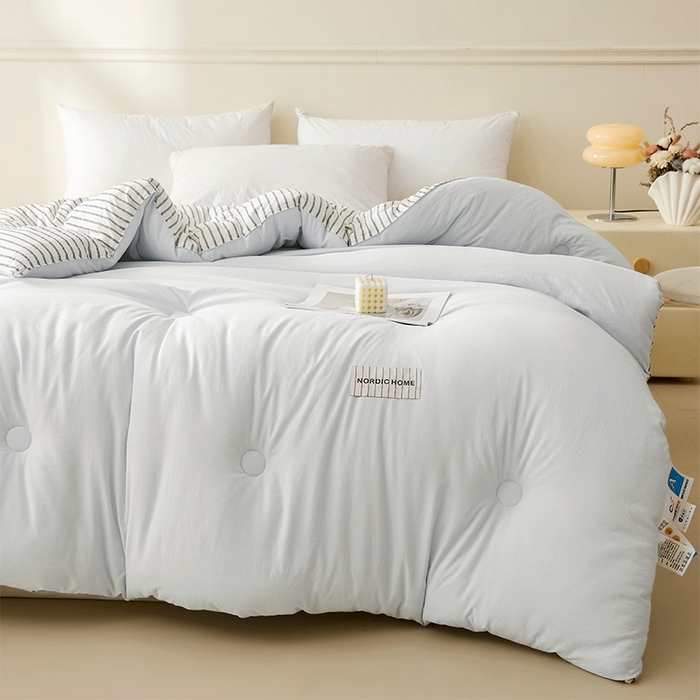 91家纺网 家纺一手货源 找家纺 荔禾家居 2024新款A类素色条纹双拼大豆被子被芯 条纹-洱海蓝