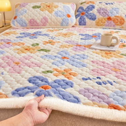 91家纺网 家纺一手货源 找家纺 （总）喜居 2024新款A类加厚牛奶绒床褥垫床垫子薄床垫