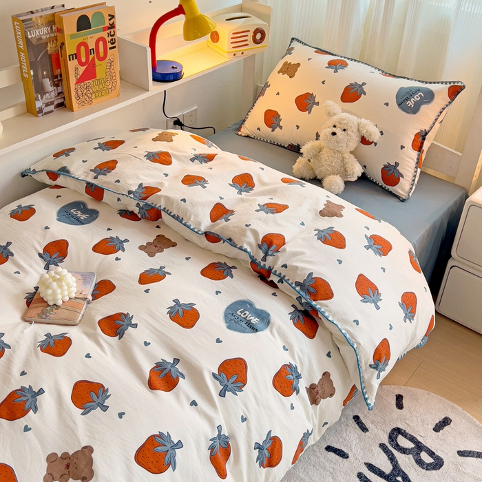 91家纺网 家纺一手货源 找家纺 贝扬思家纺 2024新款贝壳绣水洗双层纱系列-8月新品（学生三件套） 莓天开心