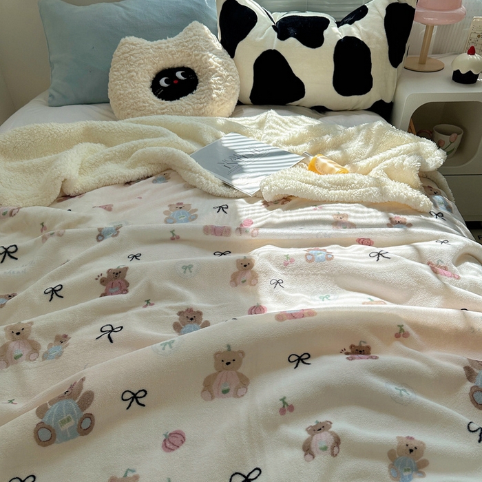 91家纺网 家纺一手货源 找家纺 萝莉家纺 2024秋冬新款多功能加厚牛奶绒羊羔绒多功能毛毯 樱桃熊