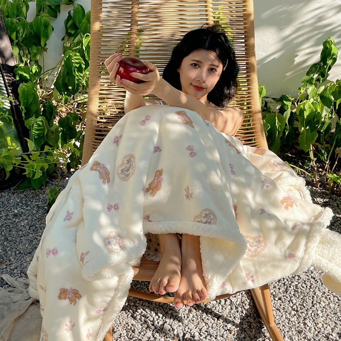 91家纺网 家纺一手货源 找家纺 萝莉家纺 2024秋冬新款多功能加厚牛奶绒羊羔绒多功能毛毯 花束熊