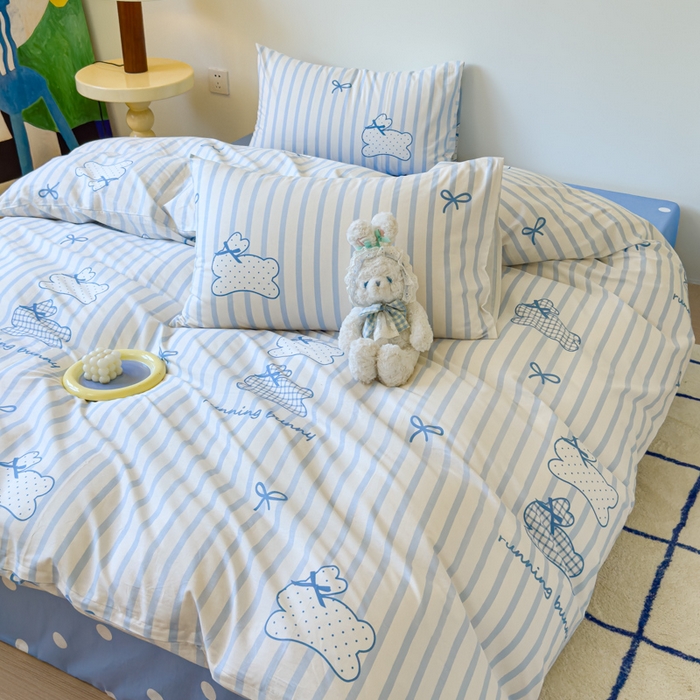 91家纺网 家纺一手货源 找家纺 感遇家纺 2024新款全棉印花四件套 浅蓝兔