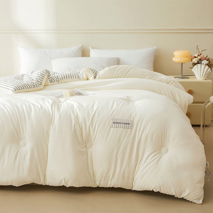 91家纺网 家纺一手货源 找家纺 荔禾家居 2024新款A类素色条纹双拼大豆被子被芯 条纹-珍珠白