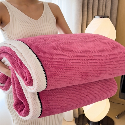 91家纺网 家纺一手货源 找家纺 （总）丝幔家纺 2025新款暖绒提花雕花多功能毛毯床单