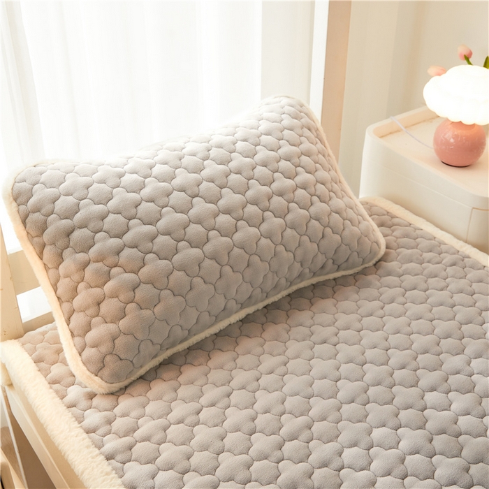 91家纺网 家纺一手货源 找家纺 喜居 2024新款A类加厚牛奶绒床褥子学生床垫子薄床垫床褥垫 暖阳灰