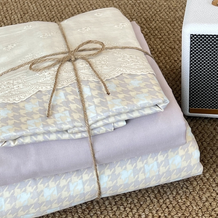 91家纺网 家纺一手货源 找家纺 2024新款全棉印花双层纱四件套--蕾丝花边款 千鸟格