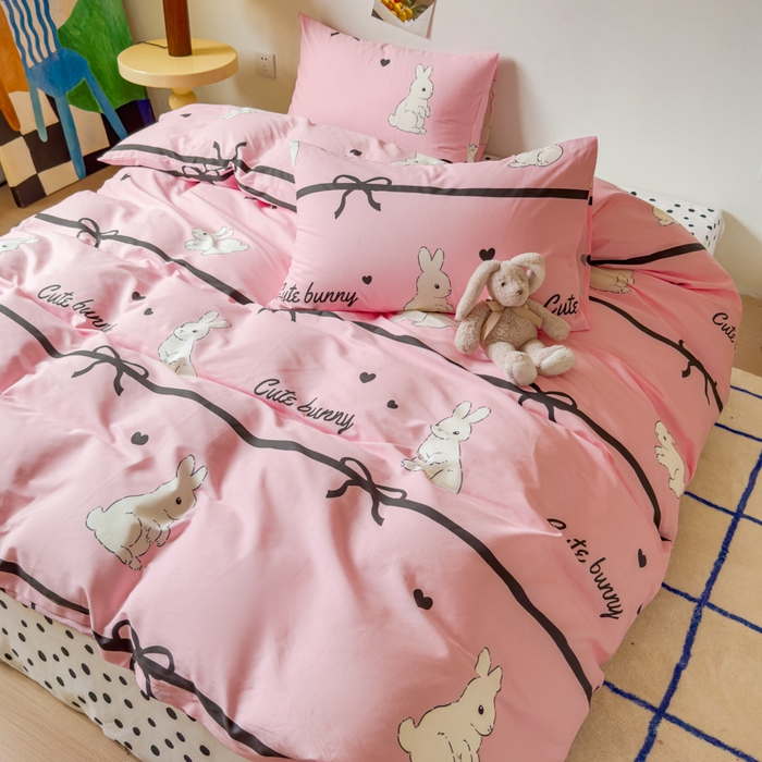 91家纺网 家纺一手货源 找家纺 感遇家纺 2024新款全棉印花四件套 大白兔粉