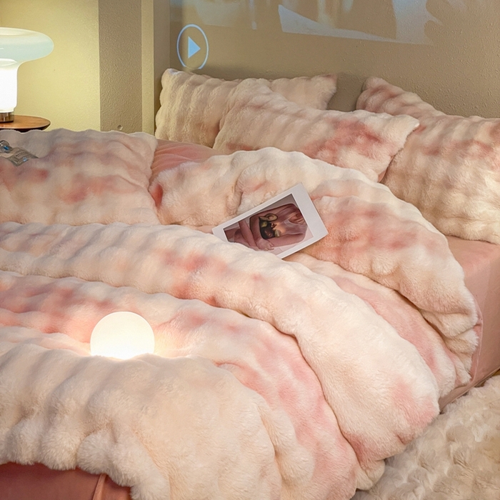 91家纺网 家纺一手货源 找家纺 星座家纺 2025新款大泡泡兔兔绒四件套-场景2 樱花粉