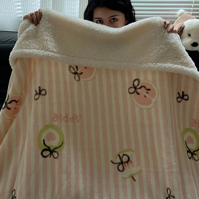 91家纺网 家纺一手货源 找家纺 萝莉家纺 2024秋冬新款多功能加厚牛奶绒羊羔绒多功能毛毯 青苹果