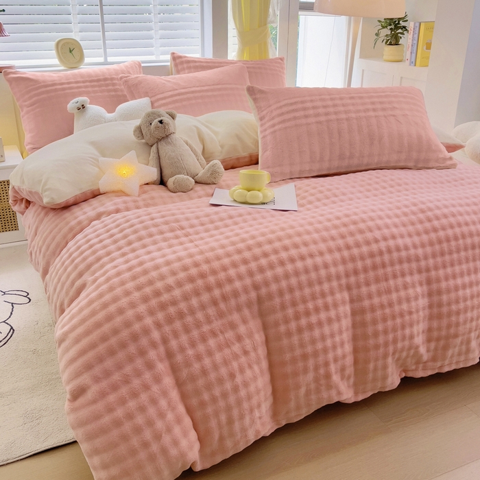 91家纺网 家纺一手货源 找家纺 琪琪阁家纺 2024新款牛奶绒泡泡绒四件套 樱花粉