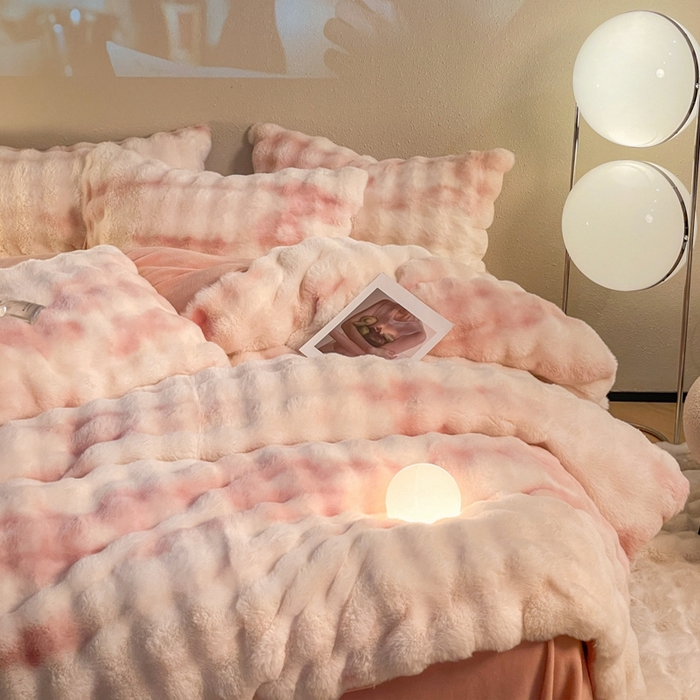 91家纺网 家纺一手货源 找家纺 星座家纺 2025新款大泡泡兔兔绒四件套-场景2 樱花粉